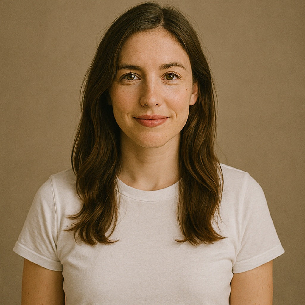 <em>Sophia Lewis</em> [checkmark]